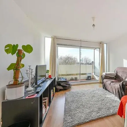 Rent this 3 bed apartment on Bloomsbury Close in London, W5 3SU
