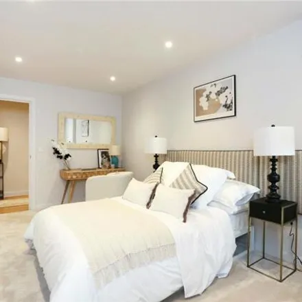 Image 6 - Cullesden Road, London, CR8 5LD, United Kingdom - Apartment for sale
