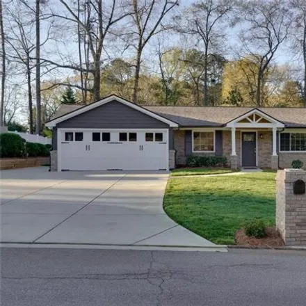 Image 2 - 2604 Crockett Drive, Cobb County, GA 30067, USA - House for sale