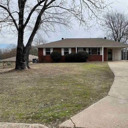 Buy this 3 bed house on 664 North Apple Street in Searcy, AR 72143