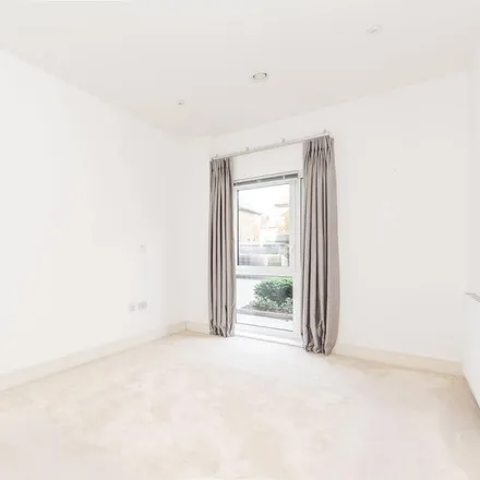 Image 3 - 114 Hartfield Road, London, SW19 3TG, United Kingdom - Apartment for rent