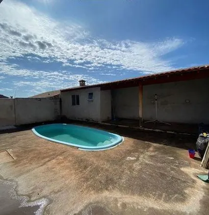 Buy this 2 bed house on Rua José Dean in Pacaembu, Londrina - PR