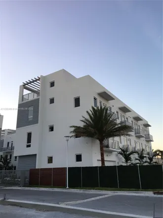 Rent this 4 bed townhouse on Northwest 36th Street & Northwest 87th Avenue in Northwest 36th Street, Doral