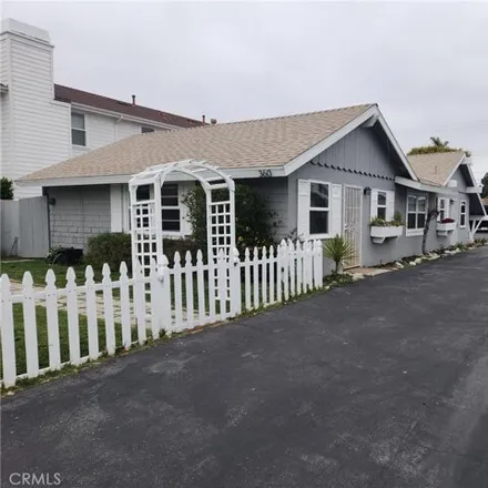 Rent this 2 bed house on 360 16th Place in Cliff Haven, Costa Mesa