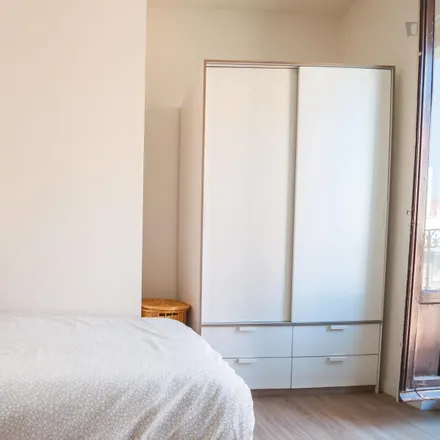 Rent this 9 bed room on Madrid in Calle de Santa Feliciana, 14