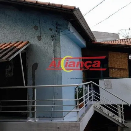 Rent this 3 bed house on Rua Dona Tecla 192 in Picanço, Guarulhos - SP