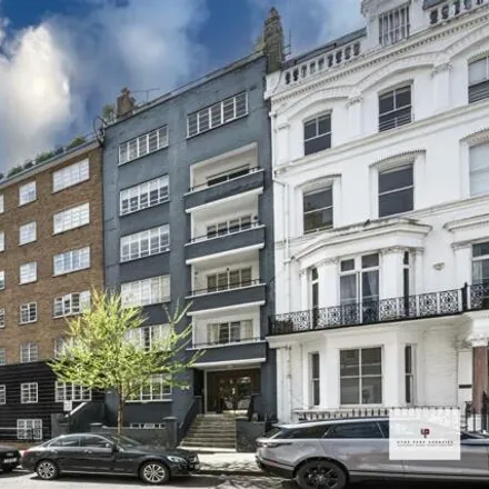 Rent this 2 bed apartment on 18 Vicarage Gate in London, W8 4AG