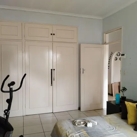 Rent this 3 bed apartment on Fraser Street in Booysens, Johannesburg