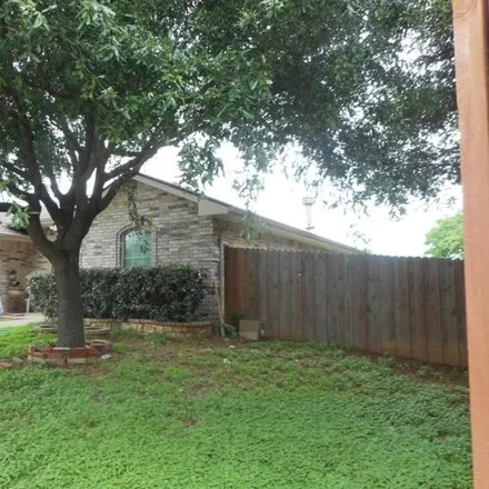 Buy this 3 bed house on 632 Yarrow Circle in Dallas, TX 75217