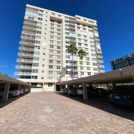 Rent this 3 bed condo on 5755 North Ocean Boulevard in Lauderdale-by-the-Sea, Broward County