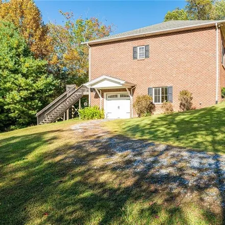 Image 3 - 2513 Old Mill Road, Lenoir, NC 28645, USA - House for sale