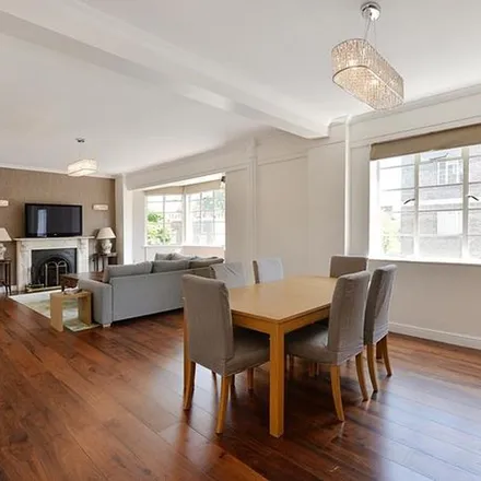 Rent this 3 bed apartment on 45 Albion Street in London, W2 2AU
