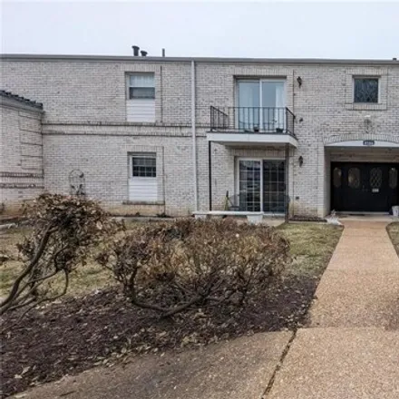 Buy this 2 bed condo on 4370 Chateau de Ville Drive in Mehlville, MO 63129