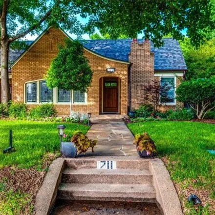 Buy this 2 bed house on 715 Cordova Street in Dallas, TX 75223