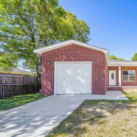 Buy this 3 bed house on 2368 West Lakeview Avenue in Pensacola, FL 32505
