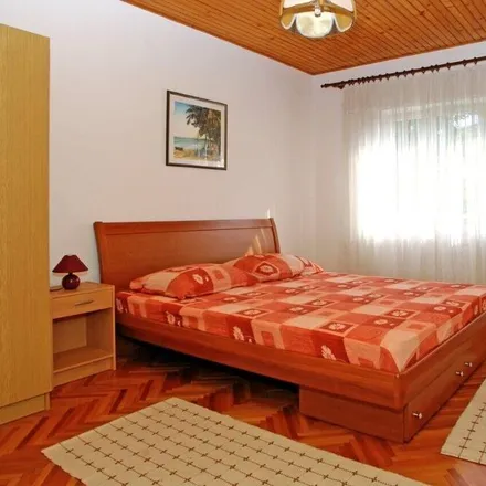 Rent this 3 bed house on 20272 Općina Smokvica