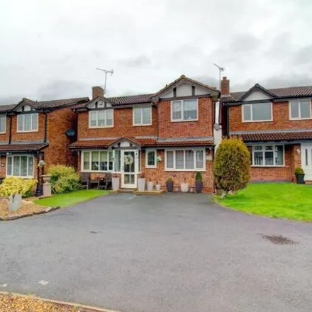 Buy this 5 bed house on Abbey Road in Tamworth, B77 2QE