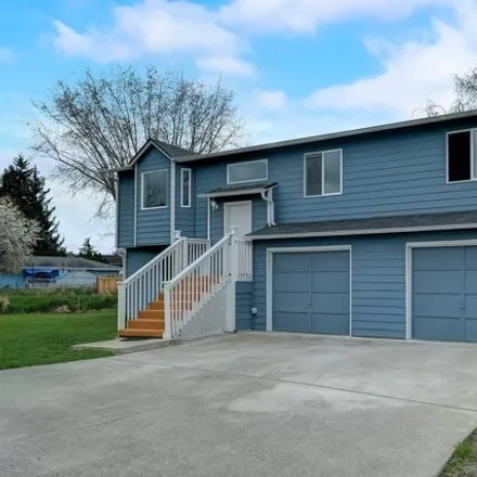 Buy this 3 bed house on 210 6th Avenue North in Algona, King County
