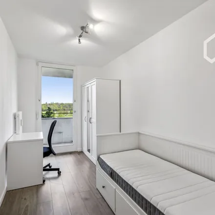 Rent this 1 bed apartment on Haunstetter Straße 95 in 86161 Augsburg, Germany
