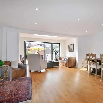 Image 3 - Oxford Road South, Strand-on-the-Green, London, W4 3DD, United Kingdom - House for rent