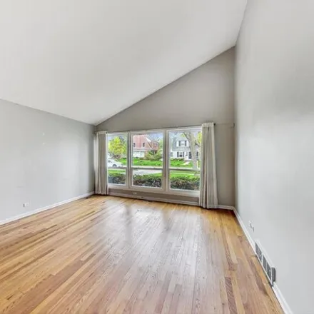 Image 2 - 1237 Cavell Avenue, Highland Park, IL 60035, USA - House for sale