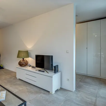 Rent this 15 bed apartment on Ottobrunner Straße in 81737 Munich, Germany