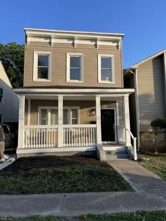 Buy this 4 bed house on 819 Washington Avenue in Norfolk, VA 23504