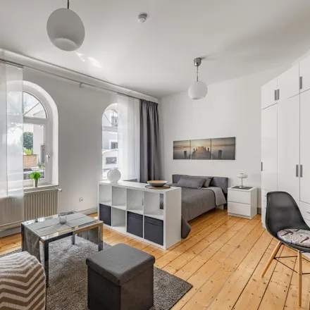 Rent this 1 bed apartment on Hürther Wochenmarkt in Otto-Räcke-Platz, 50354 Hürth