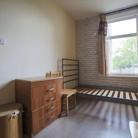 Rent this 1 bed apartment on Tesco Express in 86 East Lane, London