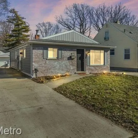 Rent this 3 bed house on 501 South Edgeworth Avenue in Royal Oak, MI 48067
