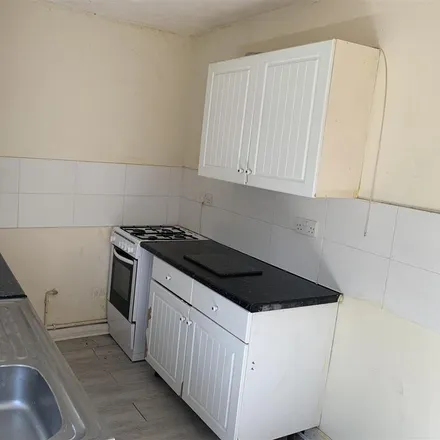 Image 4 - unnamed road, Wednesbury, WS10 0JJ, United Kingdom - House for rent