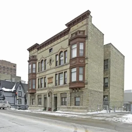 Image 2 - Trenkamp Flats, 1303; 1305; 1307 North Milwaukee Street, Milwaukee, WI 53202, USA - House for rent