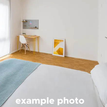 Rent this 4 bed apartment on Georg-Voigt-Straße 15 in 60325 Frankfurt, Germany