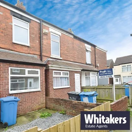 Rent this 2 bed townhouse on Derwent Avenue in Hull, HU4 6QB
