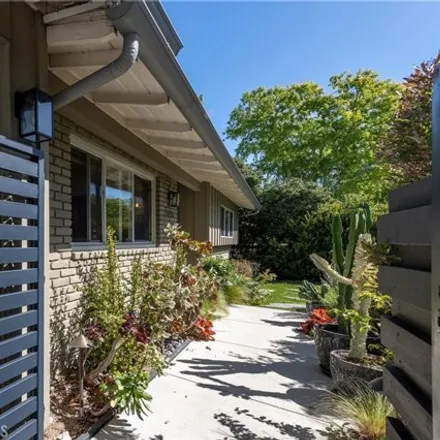 Image 4 - 13799 Valley Vista Boulevard, Los Angeles, CA 91423, USA - House for sale