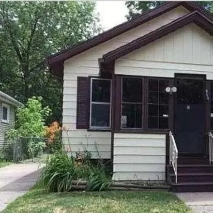 Buy this 2 bed house on 883 Alvord Avenue in Flint, MI 48507