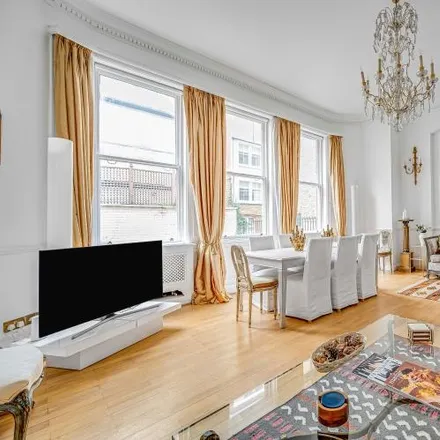 Rent this 4 bed apartment on 2 Green Street in London, W1K 6RS