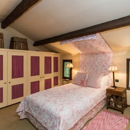 Rent this 1 bed townhouse on Route de Pégomas in 06370 Mouans-Sartoux, France