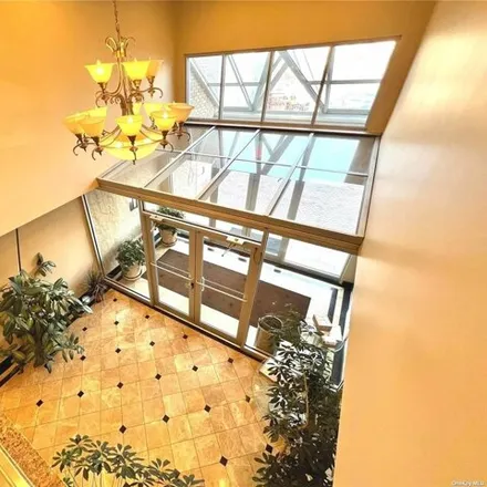 Image 7 - 62-46 Mount Olivet Crescent, New York, NY 11379, USA - Condo for sale