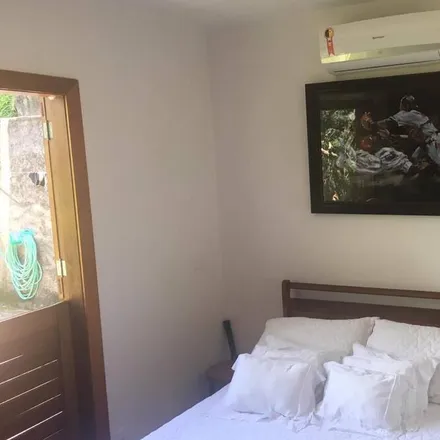 Rent this 2 bed house on Vital Brazil in Niterói, Região Metropolitana do Rio de Janeiro