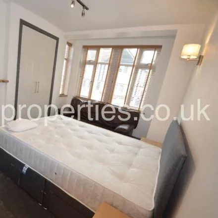 Image 7 - 2-20 Rokeby Gardens, Leeds, LS6 3JZ, United Kingdom - Room for rent