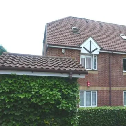 Rent this 1 bed room on Chaville Way in London, N3 2SE