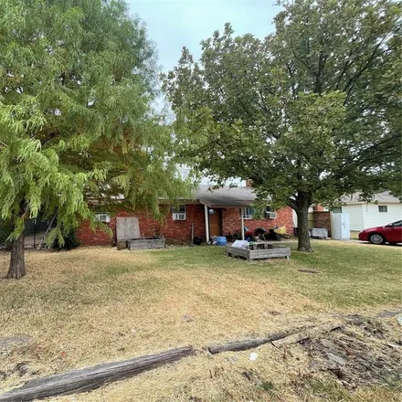 Buy this 3 bed house on 3041 Monroe Street in Commerce, TX 75428