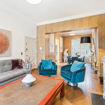 Rent this 2 bed apartment on 99 Oakley Street in London, SW3 5NN