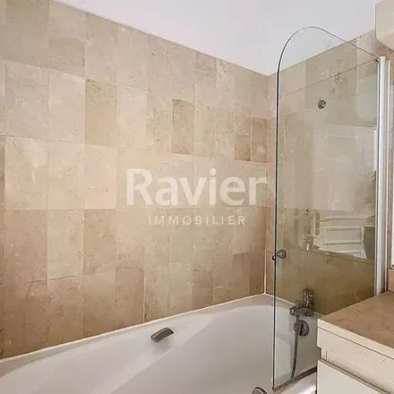 Image 2 - 8;10;12 Rue Nicole-Reine Lepaute, 75013 Paris, France - Apartment for rent