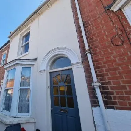 Rent this 5 bed townhouse on New Street in Royal Leamington Spa, CV31 1HL