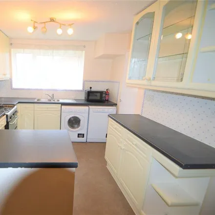 Rent this 4 bed duplex on Cotelands in London, CR0 5UF