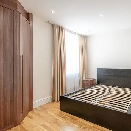 Rent this 3 bed apartment on 15-26 Ivy Road in Oakwood, London