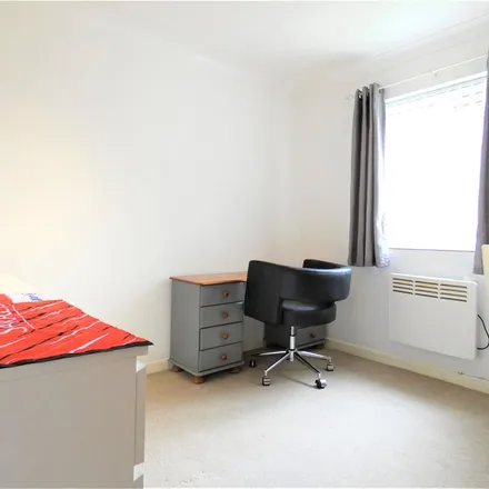 Rent this 2 bed apartment on Pittard Road in Basingstoke, RG21 8SY