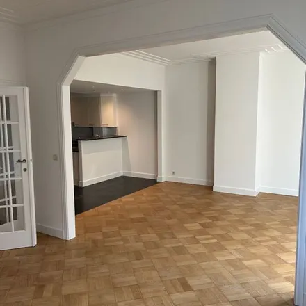 Rent this 3 bed apartment on Avenue Général Lartigue - Generaal Lartiguelaan 115 in 1200 Woluwe-Saint-Lambert - Sint-Lambrechts-Woluwe, Belgium